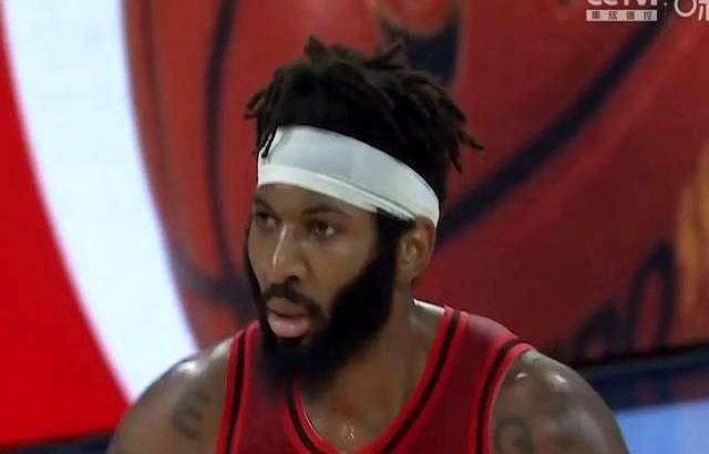 DB彩票平台-黄金时刻：赛事高潮迭起球迷沸腾