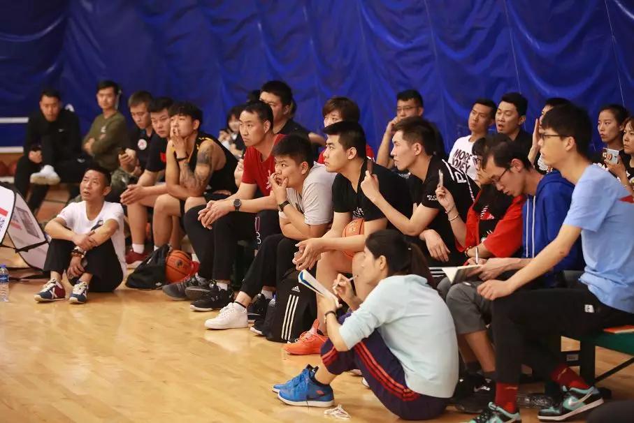 -西班牙篮球教练受邀到美国培训