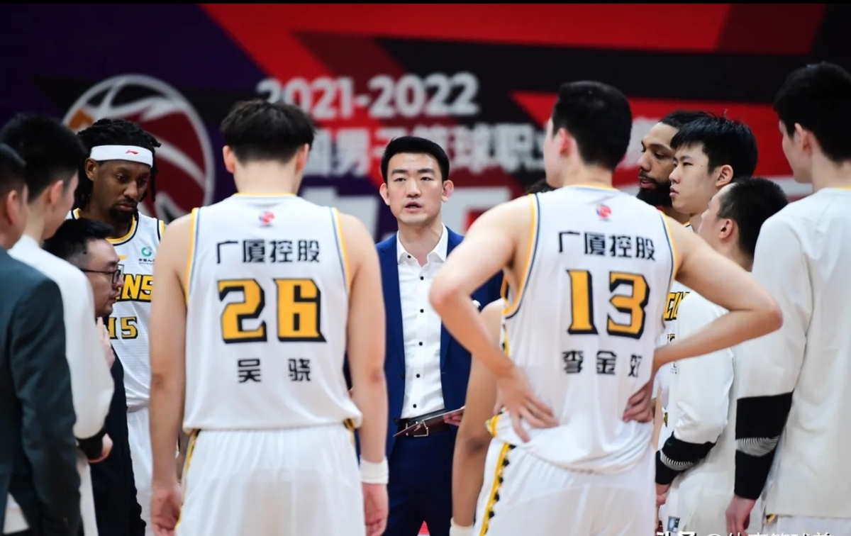 DB彩票平台-新生代球员崭露头角助球队连胜