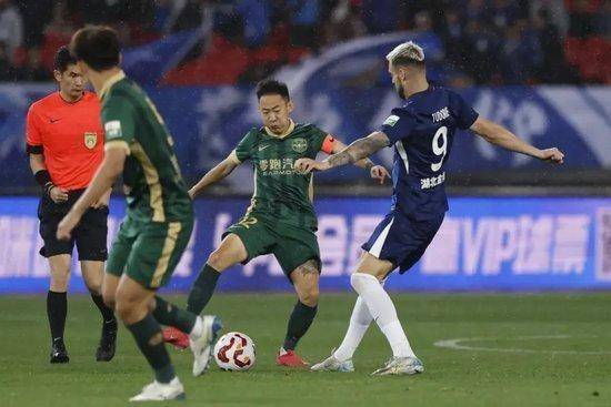 DB彩票官方网站-绿城年轻球员崭露头角，率队赢得胜利