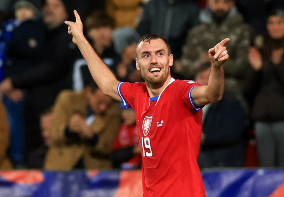 捷克队赢得对冰岛的关键胜利，欧预赛前路一片光明的简单介绍