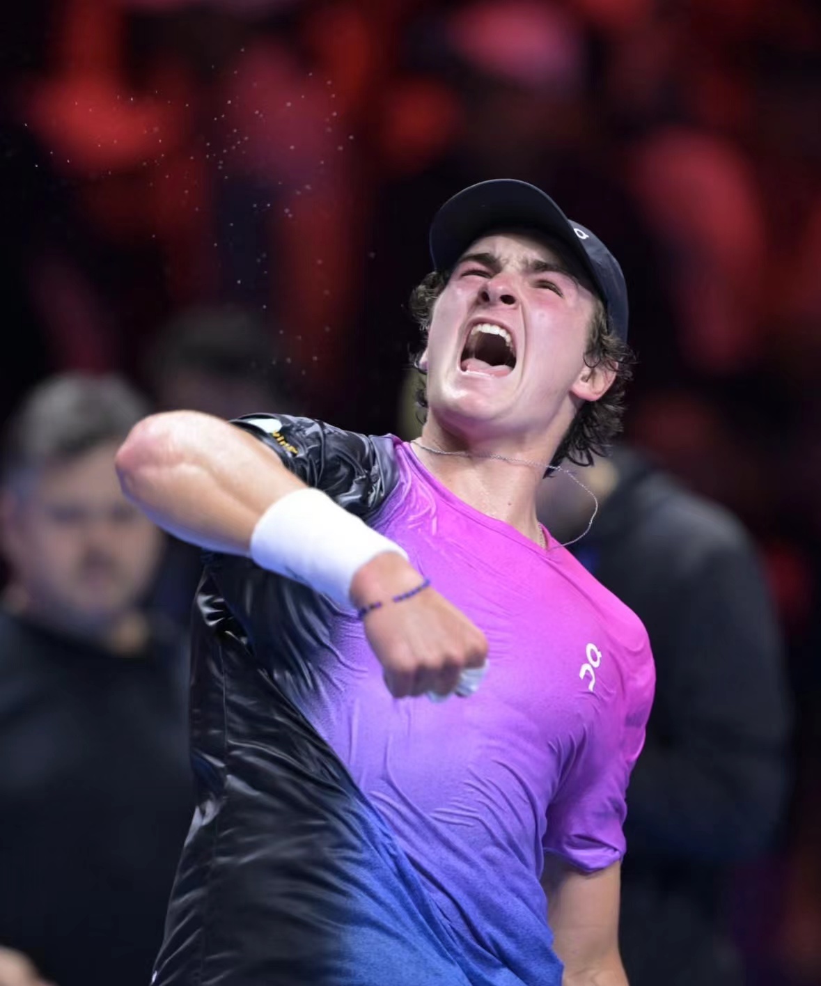 关于巴西田径运动员打破国内记录惊艳全场的信息