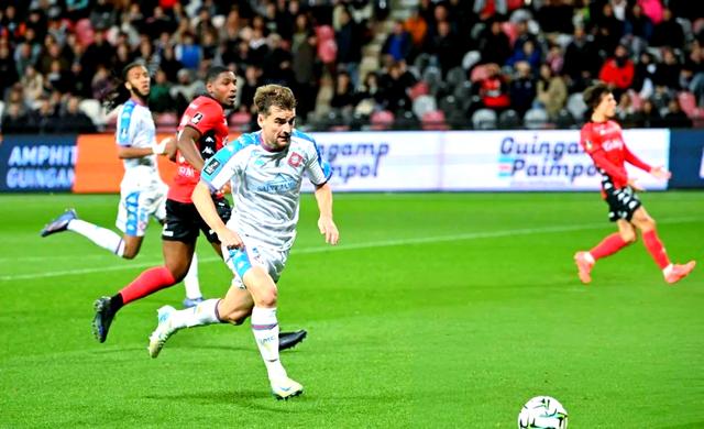 甘冈主场遭遇惊吓，球迷情绪波动