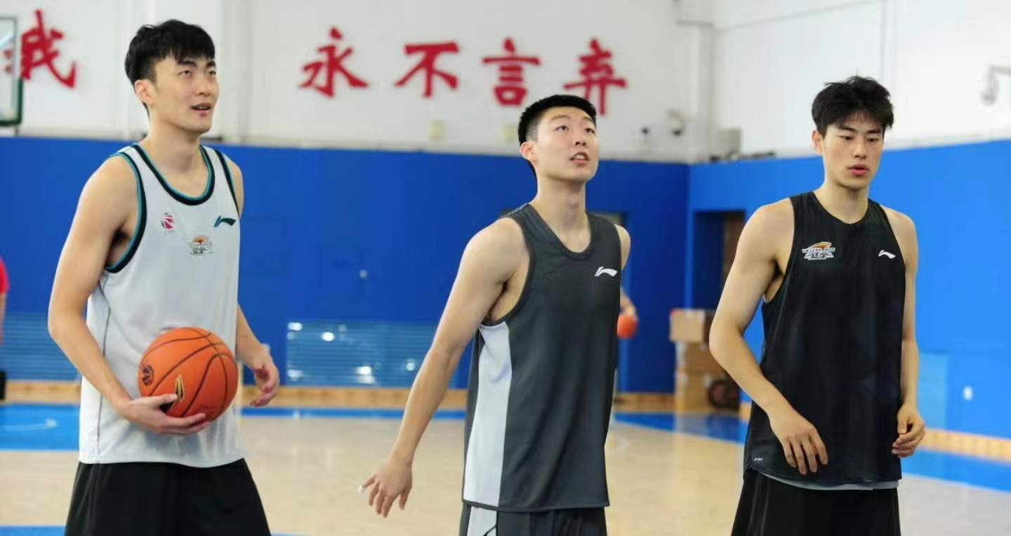 -拉尔斯主教练透露新战术，备战下轮比赛的简单介绍