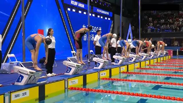 德国游泳选手力挺冠军,破纪录获奖 德国游泳选手力挺冠军,破纪录获奖