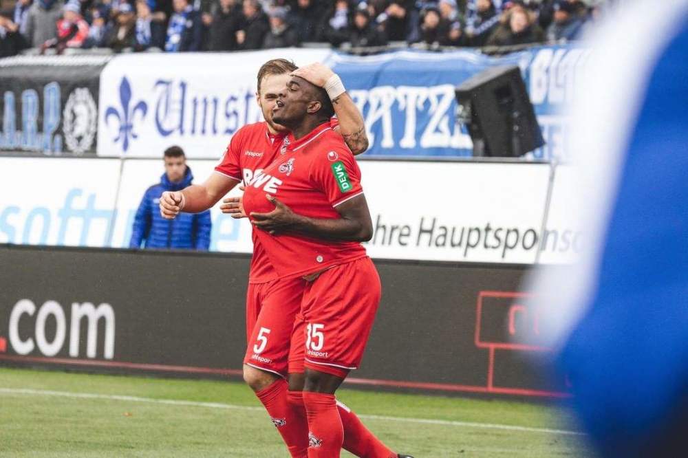 关于沙尔克04客场惨败科隆,失去积分领先优势的信息 关于沙尔克04客场惨败科隆,失去积分领先优势的信息