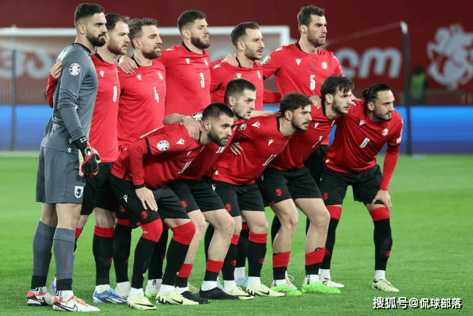 塞尔维亚击败摩尔多瓦,实现晋级欧洲杯淘汰赛 塞尔维亚击败摩尔多瓦,实现晋级欧洲杯淘汰赛