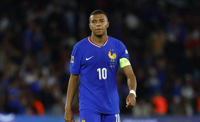 法国队锁定小组头名,晋级前景高远 法国队锁定小组头名,晋级前景高远