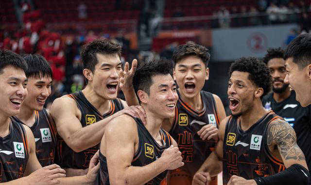 外援表现抢眼，球队实现五连胜