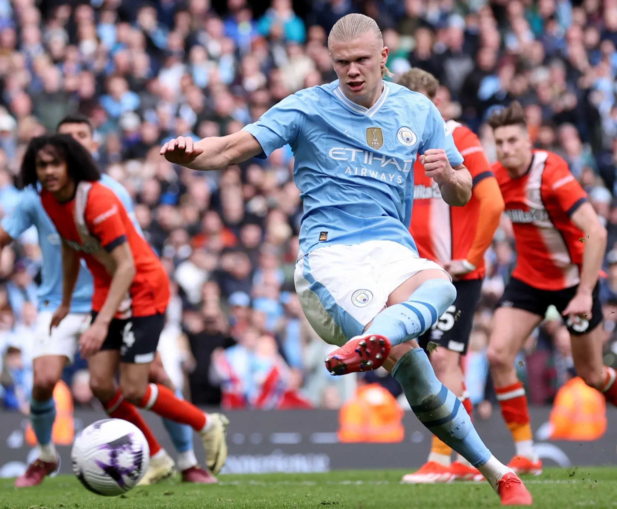 曼城客场平局，领先优势缩减