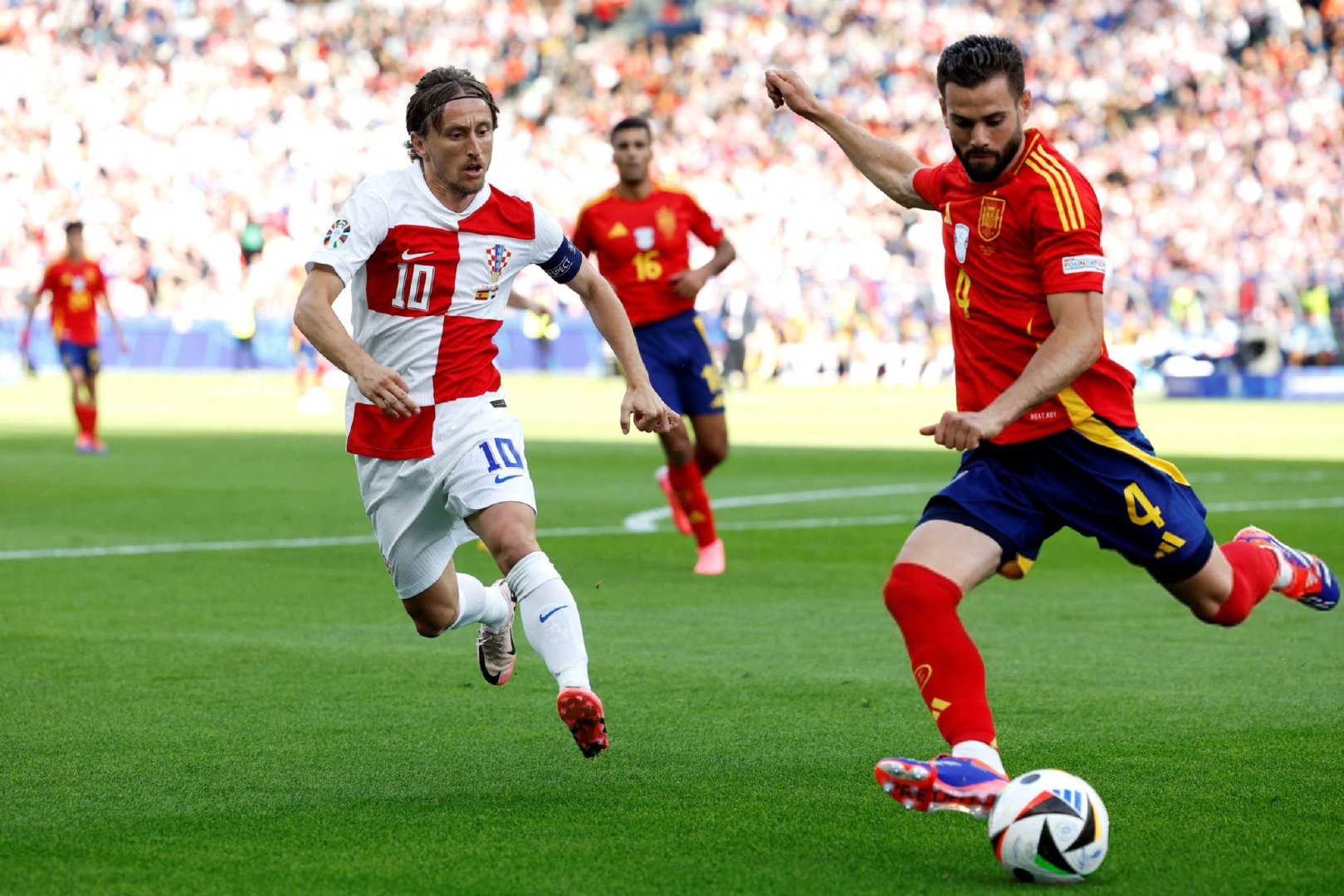 西班牙踢入一线，克罗地亚助力晋级希望