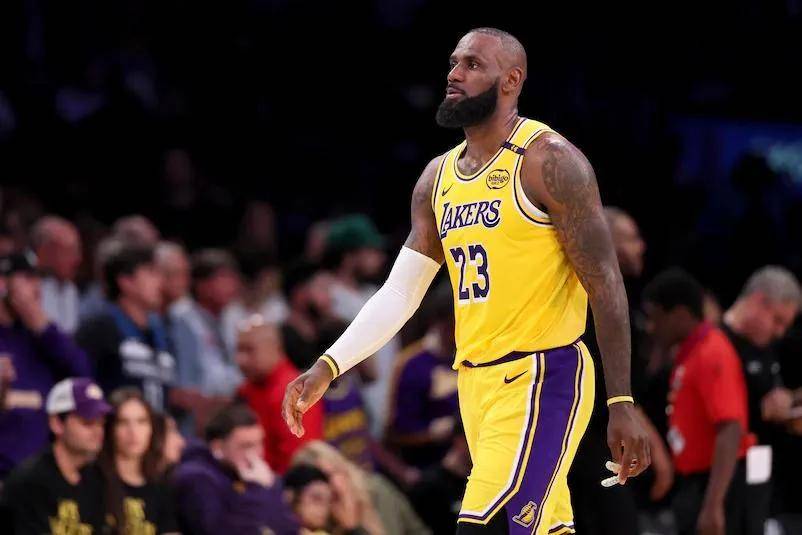 DB彩票平台-彼得堡联主帅暴怒，指责球员表现不力