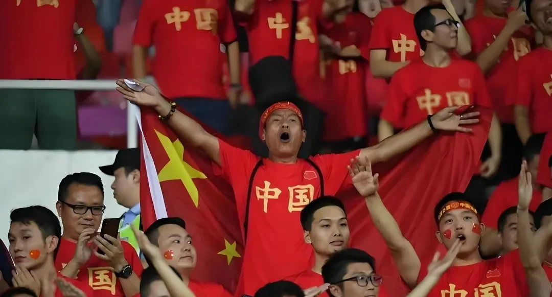 中国队勇夺冠军，红颜色闪亮全场