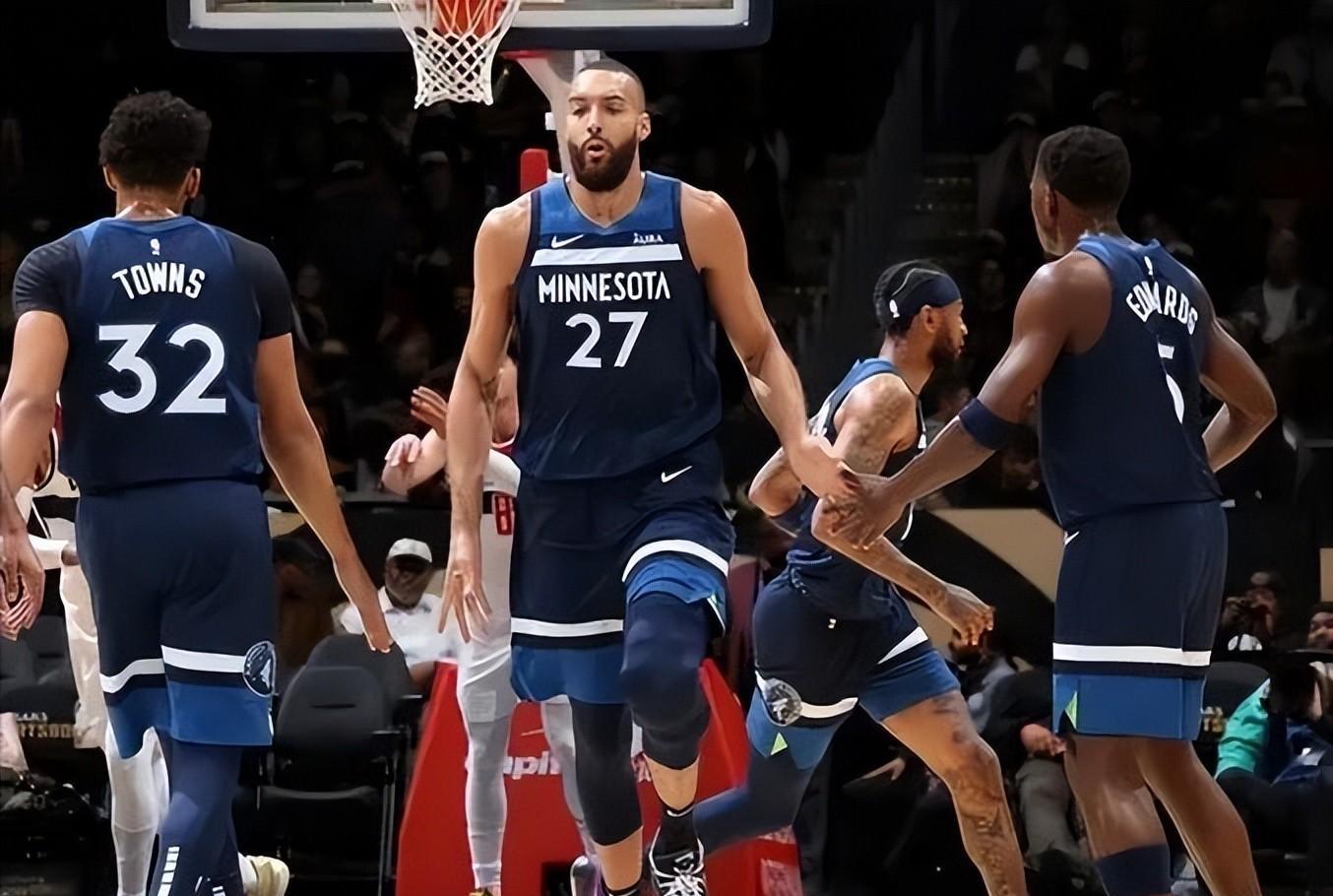 开拓者不敌公牛,排名下滑至西部第八 开拓者不敌公牛,排名下滑至西部第八