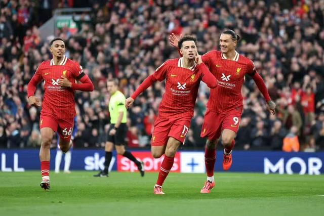 DB gaming-曼城后卫受伤在床，球队阵容遭受重压