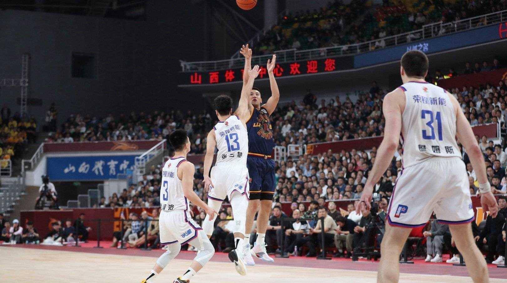 河北男篮惊险胜出，晋级季后赛