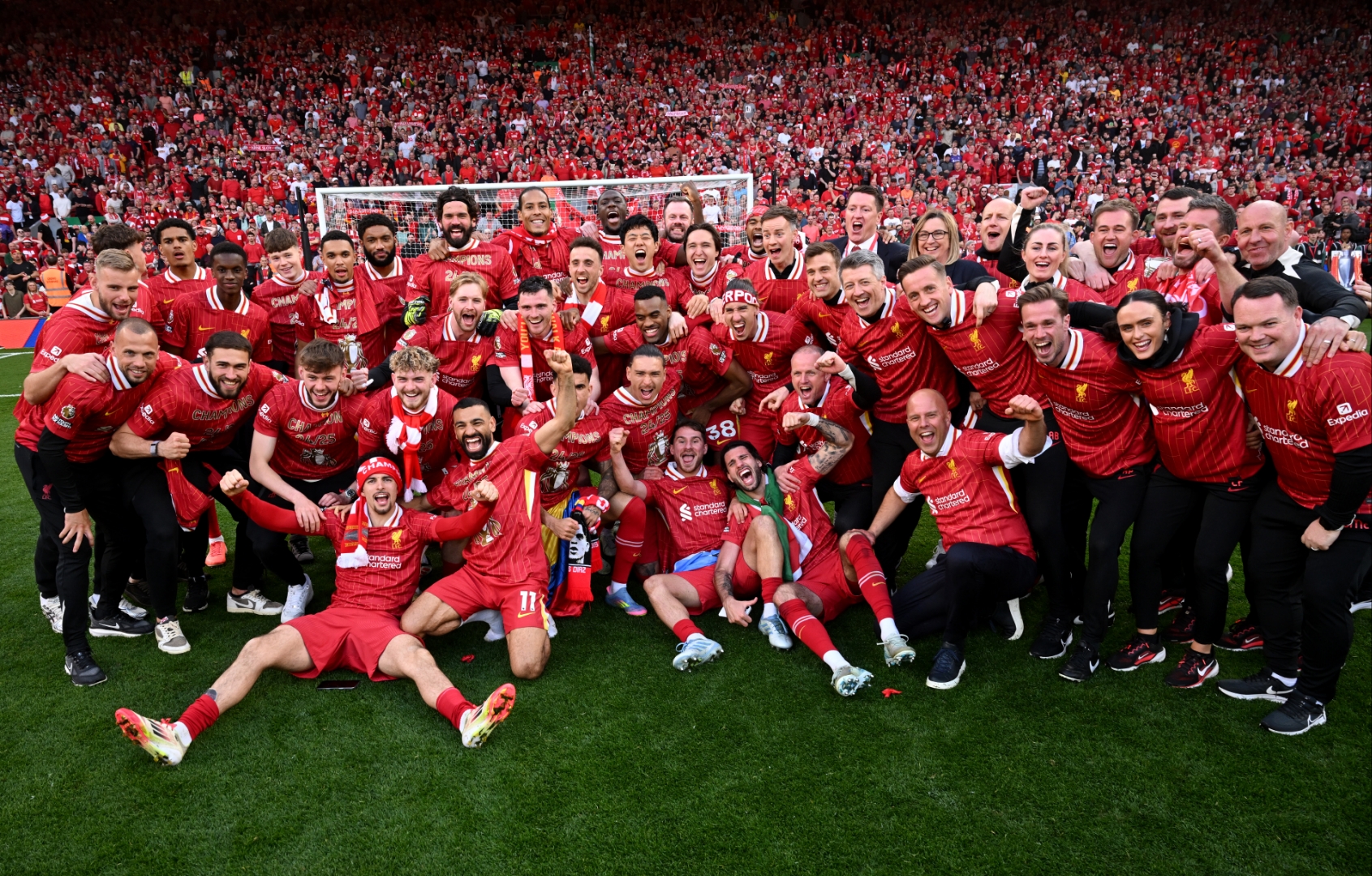 DB game-包含波尔多队在场上尽展风采，力争胜利的词条