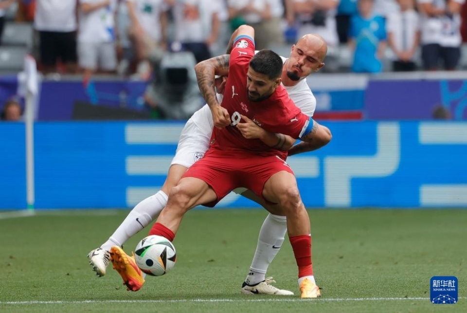 DB彩票官网-包含诺里奇城门将精彩扑救，助球队逆转获胜的词条