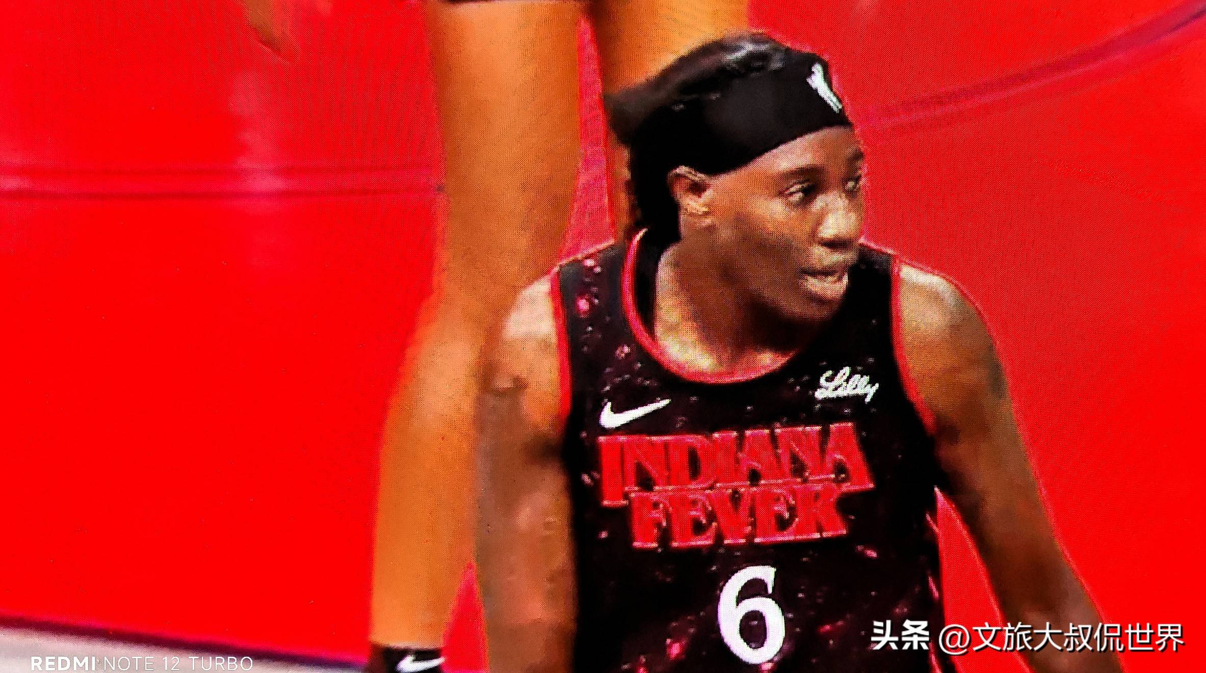 爵士半场领先湖人15分，米切尔砍下全场最高25分