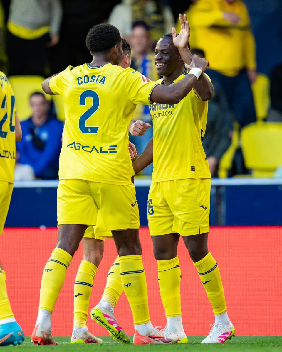 包含比利亚雷亚尔主场告捷，追赶前列的词条